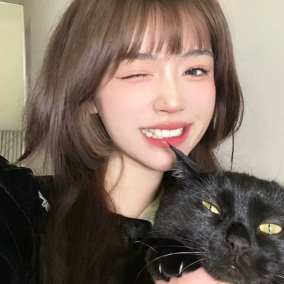 女生干净精致微信头像 共20张可挑选