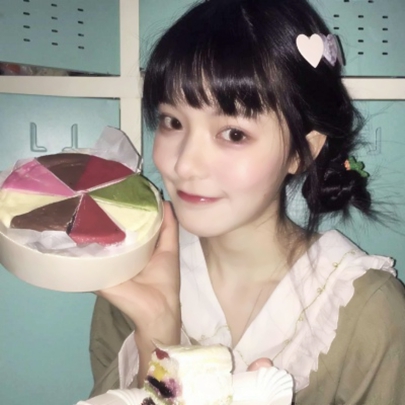 9张清晰好看的可爱自拍女生头像合集