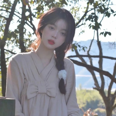 女生干净精致QQ头像 16张高清图