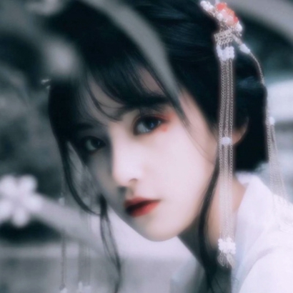 18张高清好看的古风真人女生头像合集