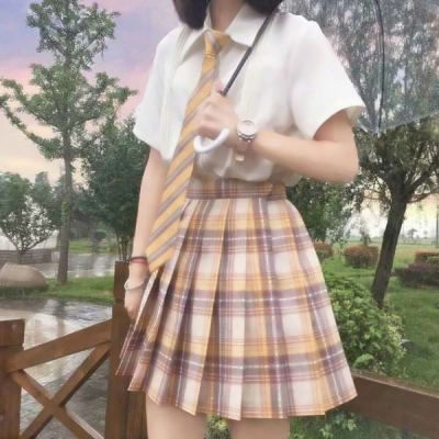 不露脸的JK真人半身头像 8张高清好看的部位女头分享