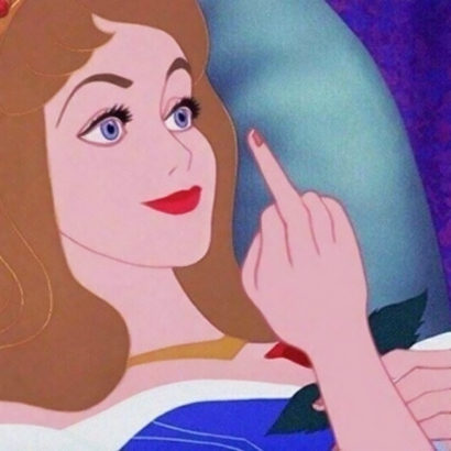 24张可爱搞怪动漫女生头像 高清搞笑动画头像合集