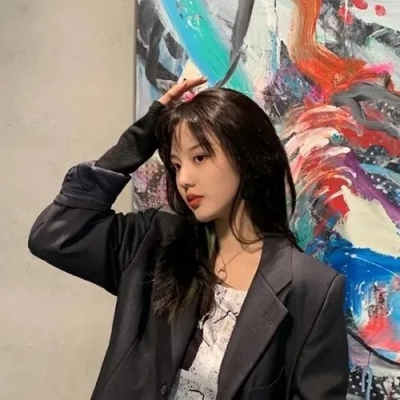 18张真人版简单耐看女生头像 快收藏来换头像