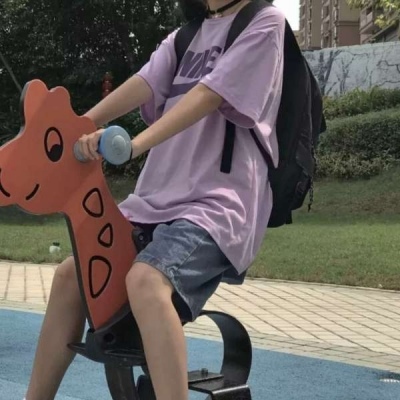 14张现实素颜女生生活照真人头像合集