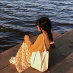 女生不露脸唯美背影真人头像（14张）
