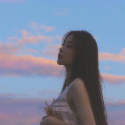 版干净高级感微信女生头像合集 共12张