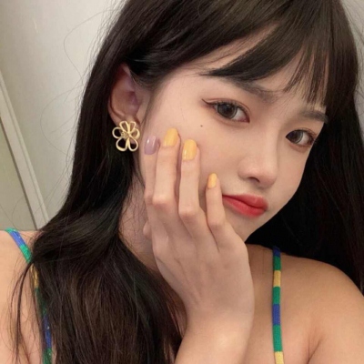 最新高清女生微信头像来了，共9张精选图