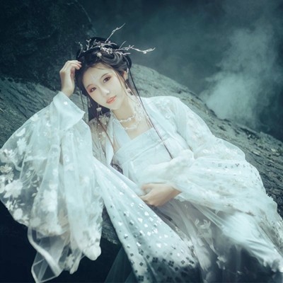 古风唯美意境真人女头像 21张高清古风真人女生头像合集