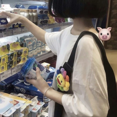 女生忧愁微信头像合集：每一张都藏着让人心疼的伤感情绪