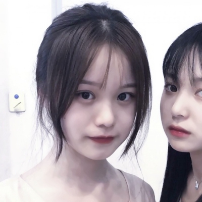 8张高清真人双生闺蜜头像 好看又适配女生头像需求