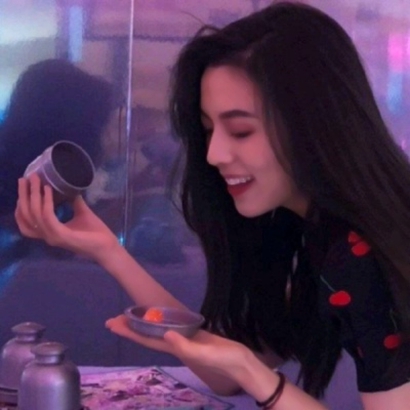 36张超有气质的女生微信头像合集