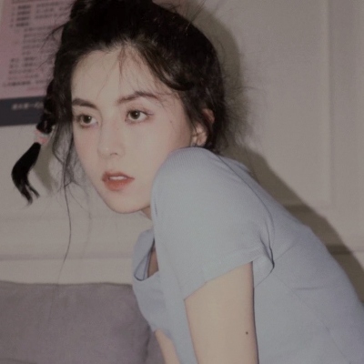 新款甜酷少女风女生头像 共8张可挑选