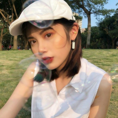 26张高清高冷戴帽女生头像合集