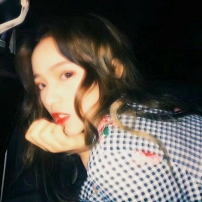 港风女生QQ头像来啦！12张高清有韵味的氛围感美图