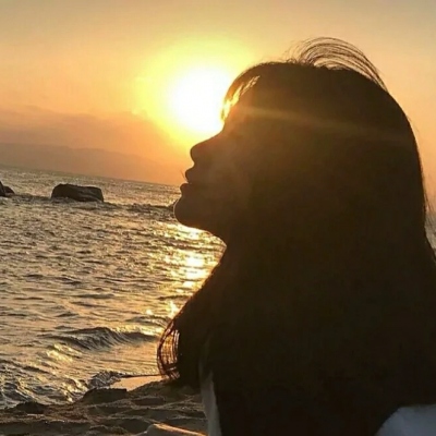 11张氛围感拉满！不露脸女生夕阳背影头像合集