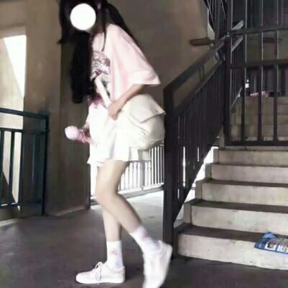 36张高清不露脸女生部位酷头像 干净氛围感拉满