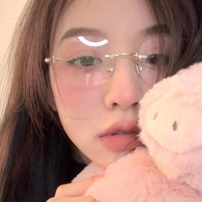 5月戴眼镜的漂亮小姐姐个性头像合集（9张）