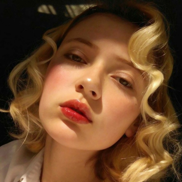 36张高清气质款欧美女生微信头像 好看又有格调