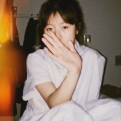 9张小众ins风真人女生头像，个性感拉满