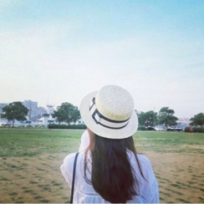 29张高清小清新女生背影头像 适合当微信头像