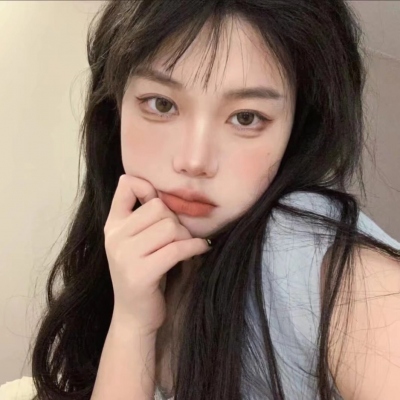 当下超火的真人女生头像合集 共20张