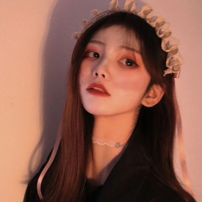 女生氛围感拉满的有涵养微信头像合集来啦（9张）