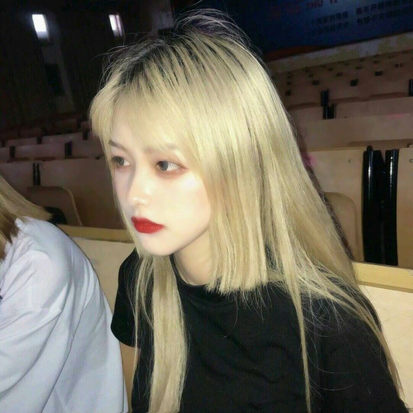 16张高清原宿风女生头像合集 超适合当头像的原宿风女头