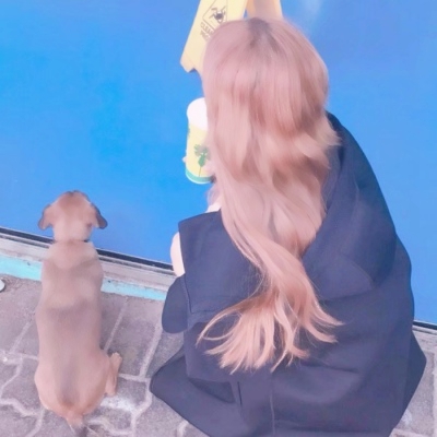 23张高清韩国女生微信头像 好看又百搭