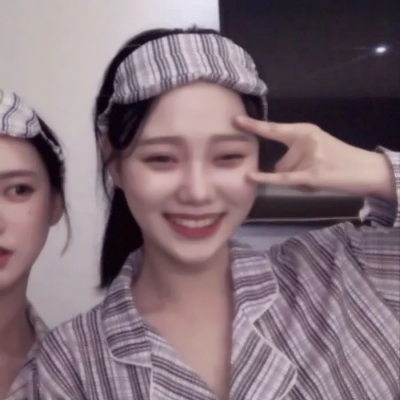 13张高清真人可爱闺蜜微信头像来了