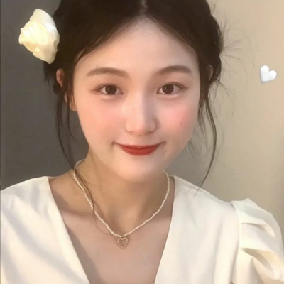 超有氛围感的女生真人头像合集，共12张