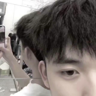 19张高清高冷风男生网图头像合集