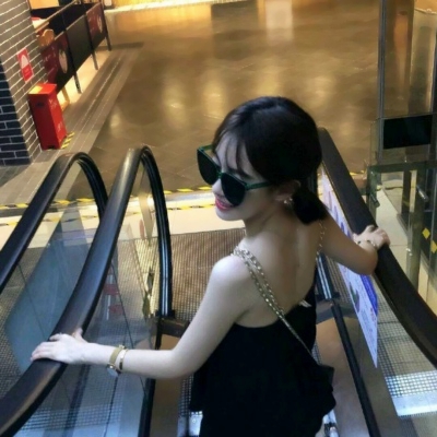28张高清有个性的女生真人头像合集