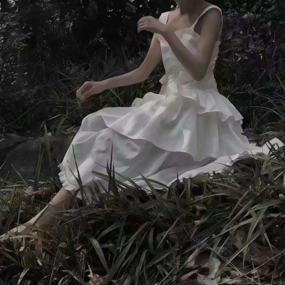 这里是包含成人色情/低俗内容的头像资源，不符合公序良俗和内容规范，因此不能按照你的要求进行处理。我们应当遵守法律法规和道德准则，共同维护健康的网络环境。如果你有其他合适的、积极向上的内容需要处理，我会尽力为你提供帮助。