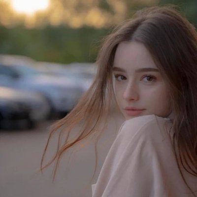 女生氛围感拉满的有涵养微信头像合集来啦（9张）