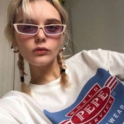 热门款！10张高清欧美高冷女生头像