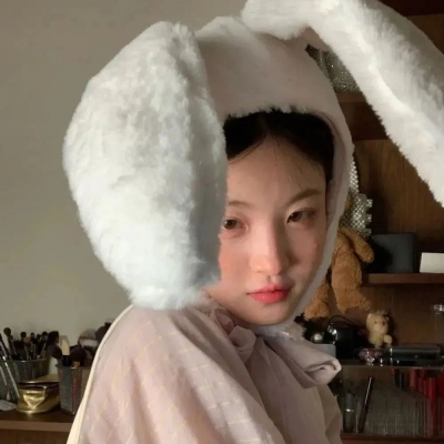 女生干净精致微信头像 共20张可挑选