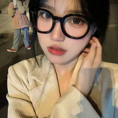 女生专用简单气质头像合集来啦，共13张优质图