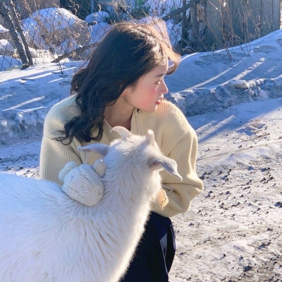 小脸头像网更新9张同一美女真实照片头像