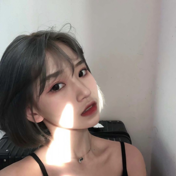 15张超清可爱女网红正脸头像 适合当头像的女生正脸照