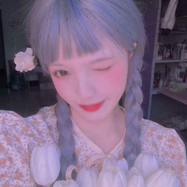 19张超高清酷酷染发女生个性头像 快存起来当头像