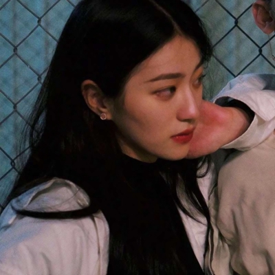 9张氛围感拉满的复古风女生头像，每张都有故事感