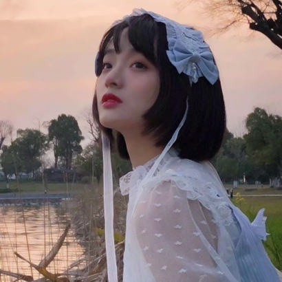 17张氛围感拉满的真人女生头像 精选高清意境女头