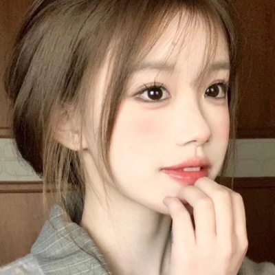 8张当下超火的女生微信头像，好看又百搭