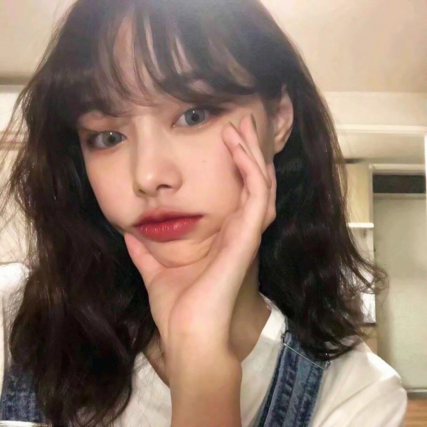 36张带复古感的小清新原宿风女生头像合集