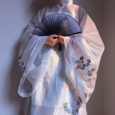 8张高清不露脸的古风女生真人部位头像合集