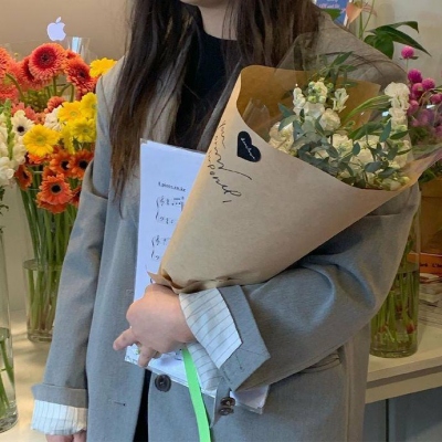 不露脸捧花女生部位头像 10张合集