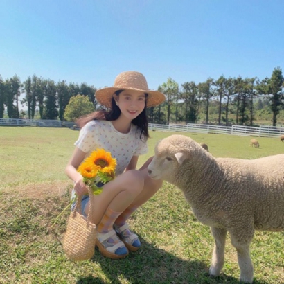 12张高清优雅淑女头像 微信美女头像合集