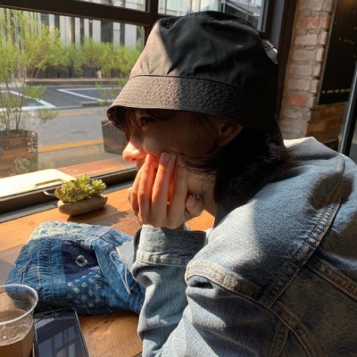 超火的女生挡脸高清头像 一共9张漂亮网图