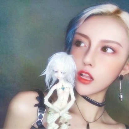 12张高清恶魔妆拽姐头像 超酷女生头像合集