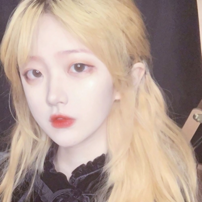 女生忧愁微信头像合集：每一张都藏着让人心疼的伤感情绪